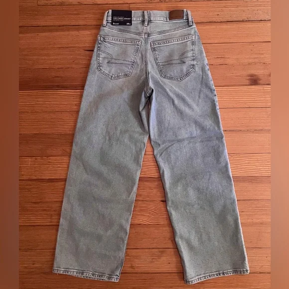 NWT AE Strigid Curvy Super High-Waisted Baggy Straight Jean Light Wash 0 Short - Picture 11 of 11